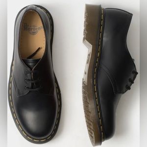 COPY - Dr. Martens 3 eye black oxfords men’s sz 7.5 women’s sz 9